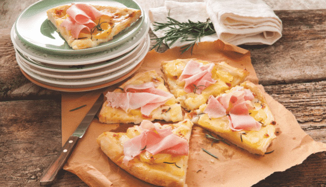 Pizza met aardappels en gekookte ham - Galbani