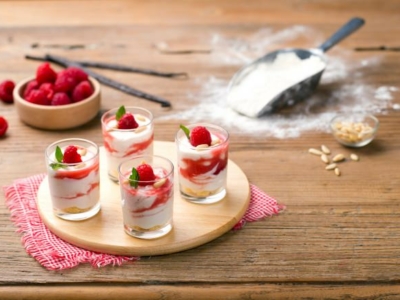 Petites verrines à la crème de ricotta et coulis de framboises - Galbani