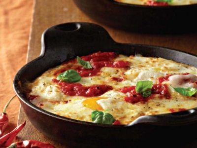 Eieren uit de oven met Ricotta en tomatensaus - Galbani