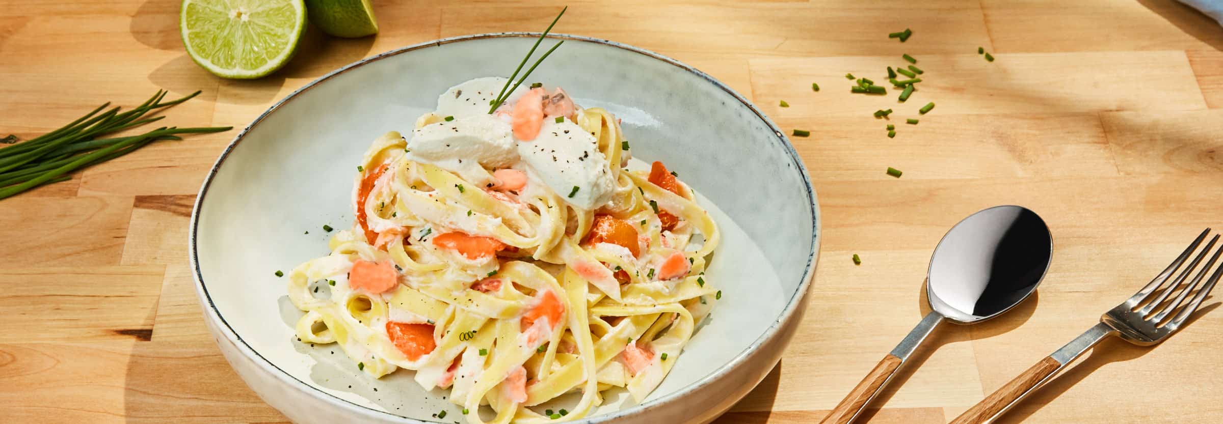 Pasta met romige Ricotta, gerookte zalm en bieslook