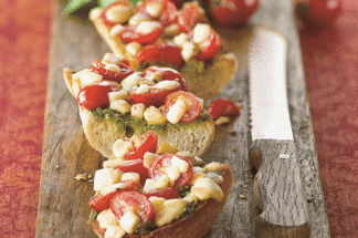 Bruschetta van cherrytomaten, pesto en Mozzarella. - Galbani