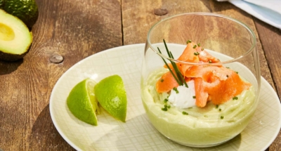 Glaasjes Mascarpone met avocado, zalm en limoen - Galbani