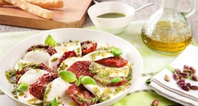 Salade caprese met gedroogde cherrytomaten - Galbani