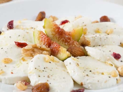 Caprese sucrée aux fruits secs avec Mozzarella Fior di Latte - Galbani